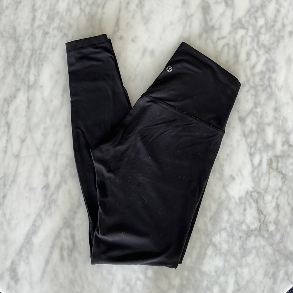 Lululemon High Rise Align Black 28” size 6 *no rips or stains*